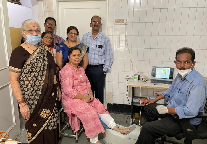Diagnosis & treatment of patients at swastik orthopaedic health care Aurangabad.